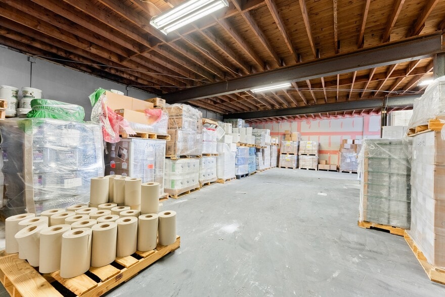 More Photos Of 636 Industrial Blvd, Gainesville Warehouse For Sale