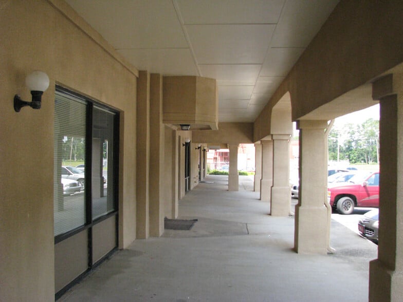 More Photos Of 1102 Smith Ave, Thomasville Flex For Lease