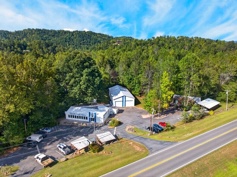 More Photos Of 4925 Hooper Hwy, Cosby Flex For Sale