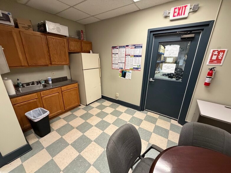 More Photos Of 1201 3rd Ave N, Birmingham Warehouse For Sale