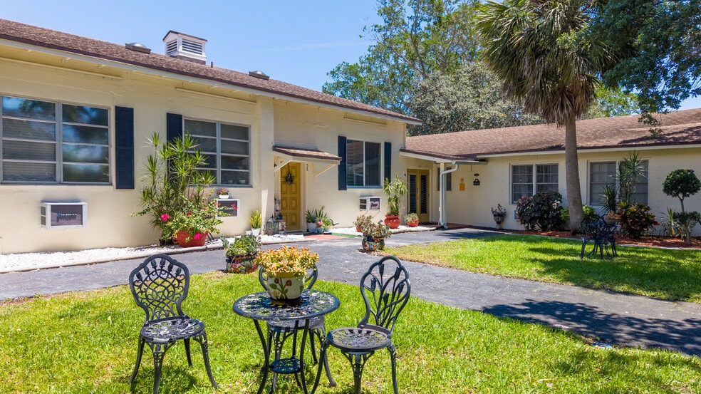 More Photos Of 325 NW Spanish River Blvd, Boca Raton Apartments For Sale