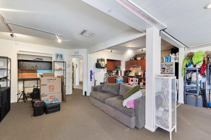 More Photos Of 4110 W Burbank Blvd, Burbank Office Residential For Sale