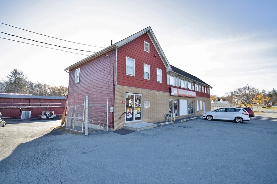 More Photos Of 24 Sands Station Rd, Middletown Freestanding For Sale