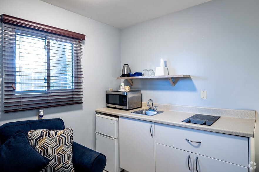 More Photos Of 1399 Main Road, Riverhead Hotel For Sale