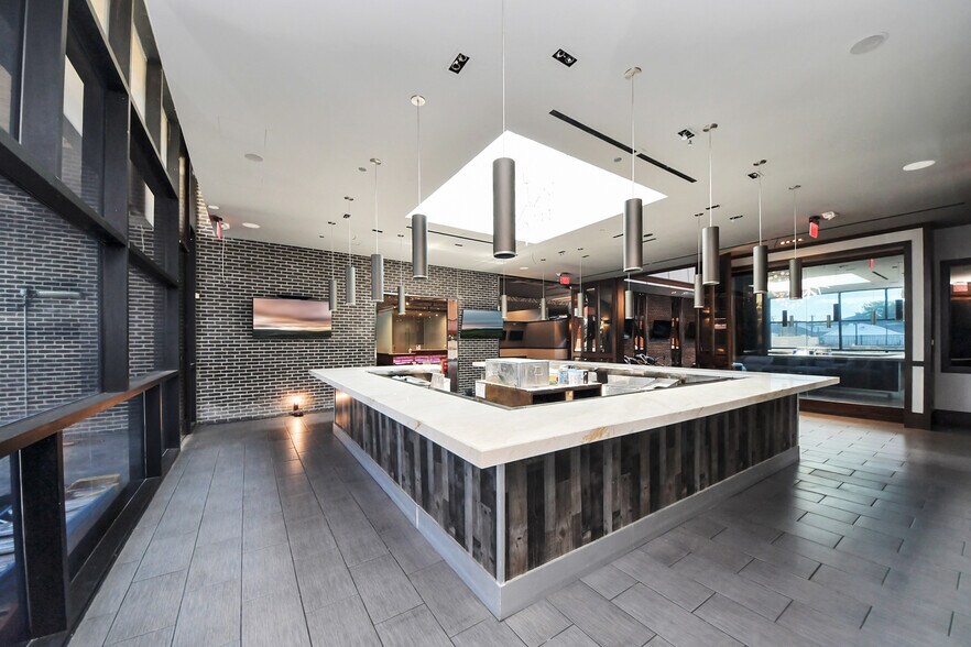 More Photos Of 7801 Westheimer Rd, Houston Restaurant For Lease