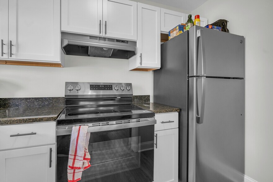 More Photos Of 182 W North St, Crown Point Apartments For Sale