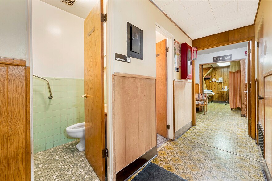 More Photos Of 1954 Atlantic Ave, Long Beach Office For Lease