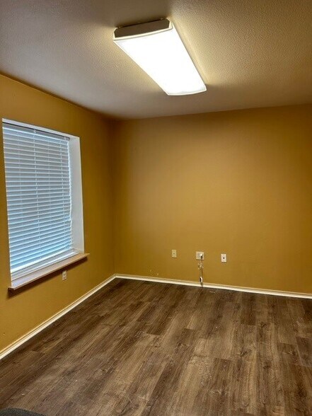 More Photos Of 120 Cartwright Park Rd, Weatherford Warehouse For Lease