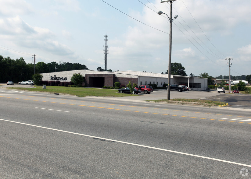 Primary Photo Of 2175 N Roberts Ave, Lumberton Coworking Space