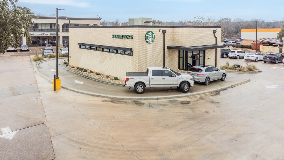 More Photos Of 11613-11617 N Central Expy, Dallas Unknown For Lease