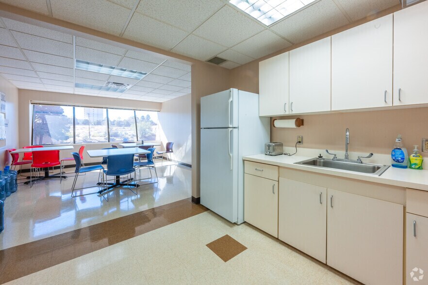 More Photos Of 2340 Alamo Ave SE, Albuquerque Coworking Space