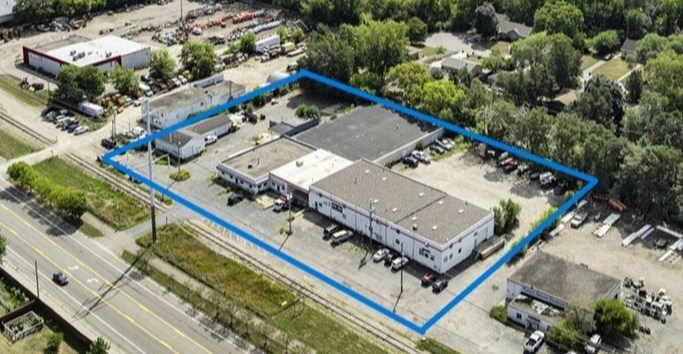 More Photos Of 1430 County Road C W, Roseville Warehouse For Sale