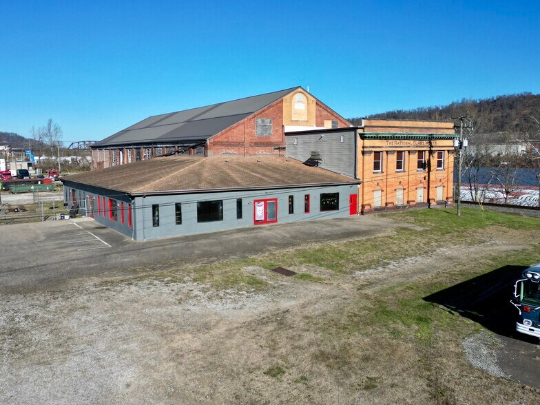 More Photos Of 2200 Union St, Bellaire Warehouse For Sale