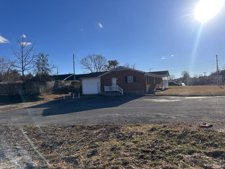 More Photos Of 346 Rural Acres Dr, Beckley Showroom For Sale