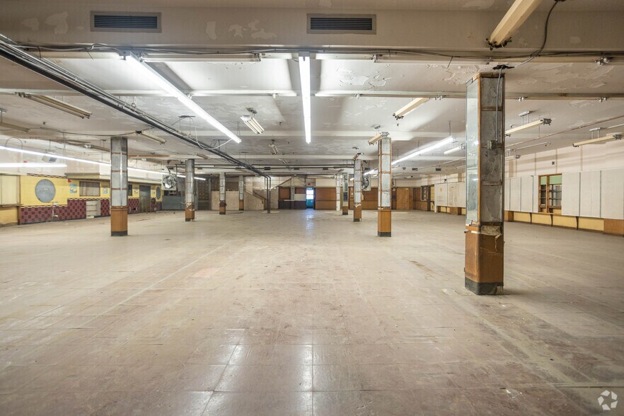More Photos Of 17-21 N Pearl St, Albany Office For Sale