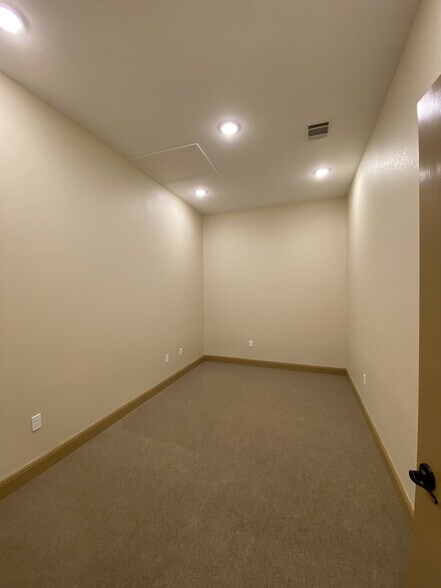 More Photos Of 2200 N AW Grimes, Round Rock Medical For Lease