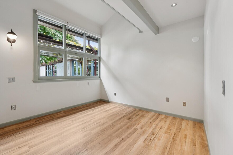More Photos Of 253 S 25th St, Richmond Flex For Sale