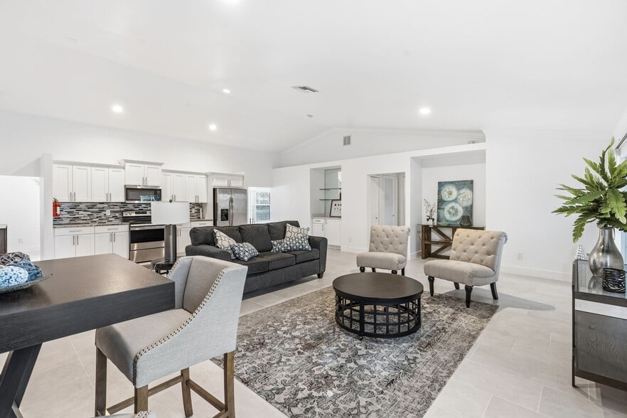 More Photos Of 5106 Lee Blvd, Lehigh Acres Office For Sale