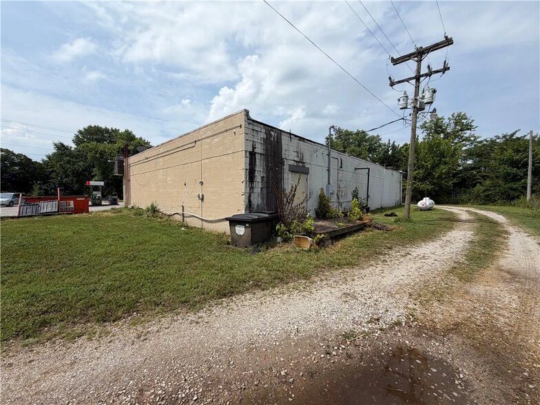 More Photos Of 822 Highway 74, Wesley General Retail For Sale
