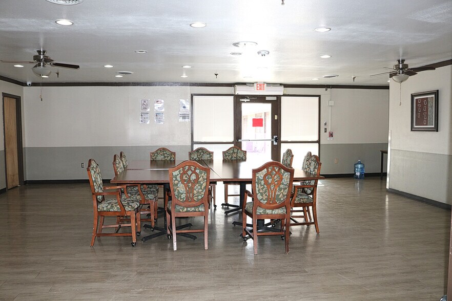 More Photos Of 202 W 3rd St, Hale Center Skilled Nursing Facility For Sale