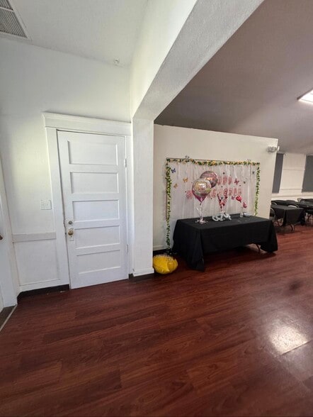 More Photos Of 1209 E Garfield Ave, Glendale Schools For Lease