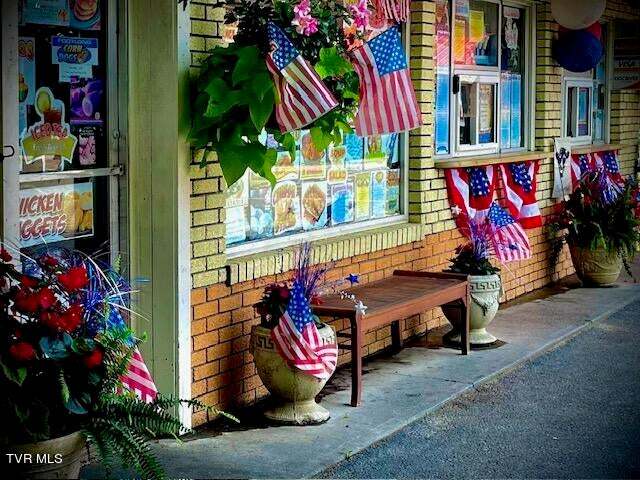 More Photos Of 314 Front E st, Coeburn General Retail For Sale