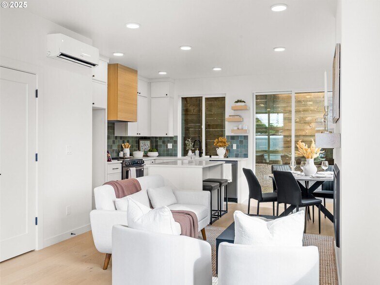 More Photos Of 1911 Broadway St, Vancouver Apartments For Sale