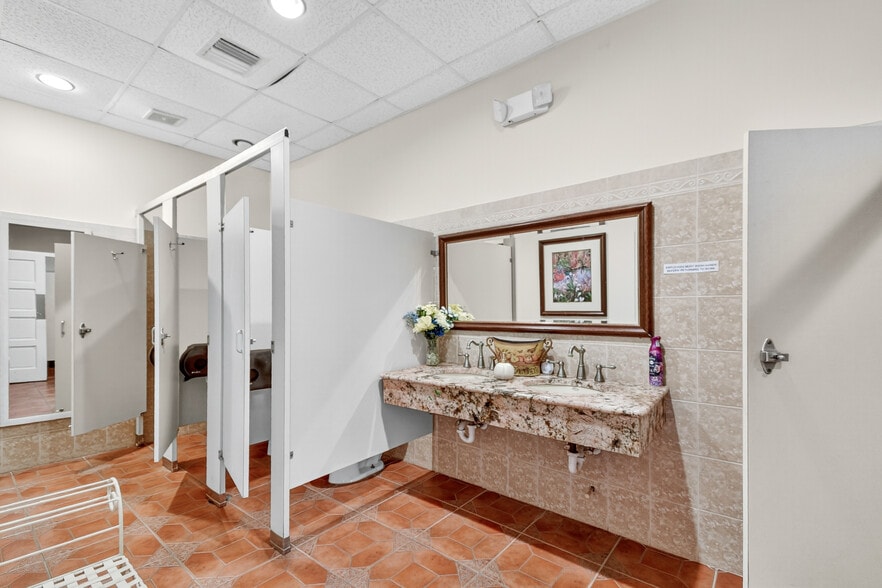 More Photos Of 1915 A1A S, Saint Augustine Restaurant For Sale