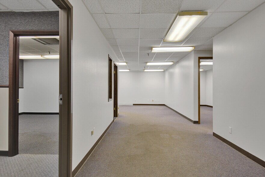 More Photos Of 1431 N 2nd St, Wisconsin Rapids Office For Sale