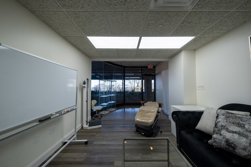 More Photos Of 1301 Grandview Ave, Pittsburgh Office For Sale