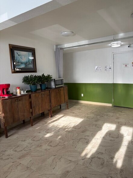 More Photos Of 473 Ridgecrest Dr, Bethel Hotel For Sale