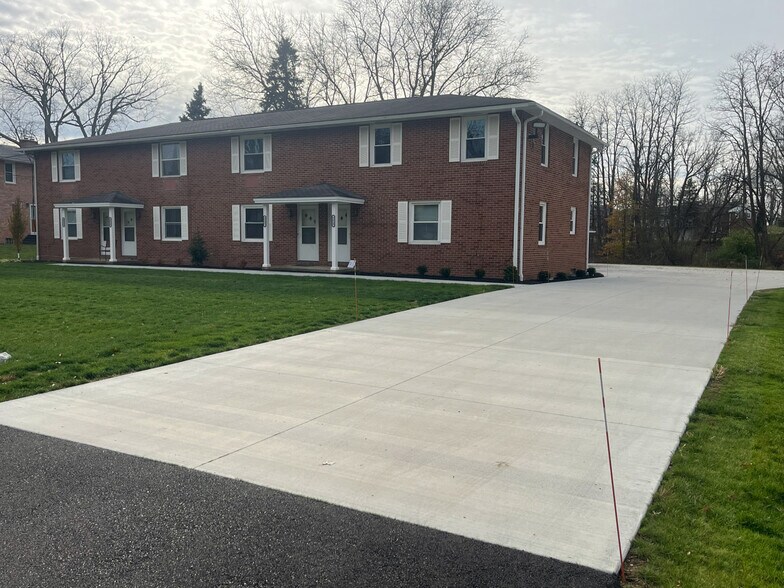 More Photos Of 8653 Rosewood Ave NW, Canton Apartments For Sale