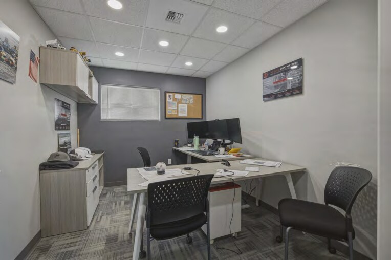 More Photos Of 2213 Henderson Loop, Richland Warehouse For Sale