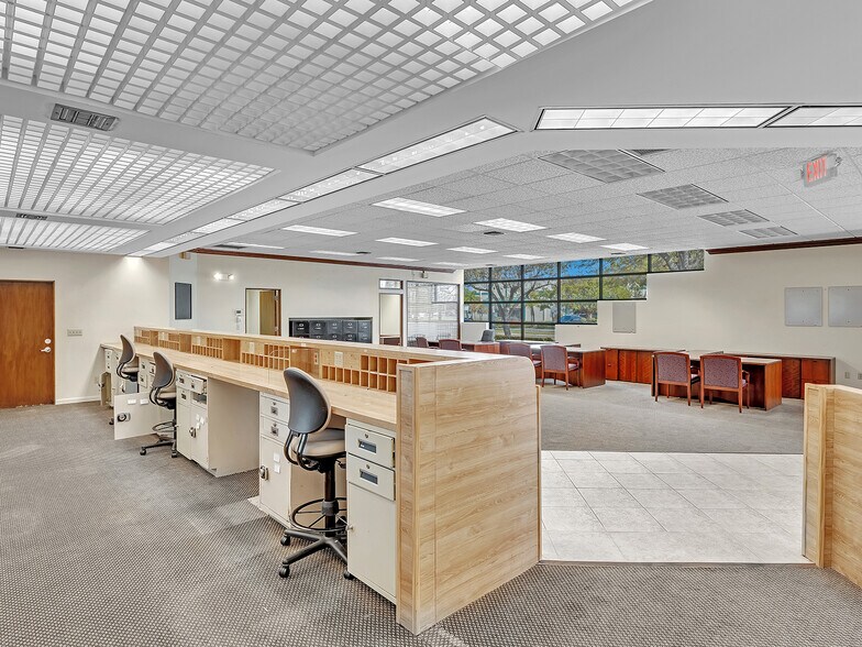 More Photos Of 4699 Nob Hill Rd, Sunrise Medical For Sale