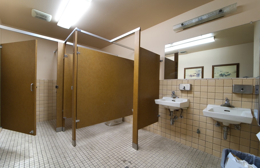 More Photos Of 17409 Marquardt Ave, Cerritos Office For Sale