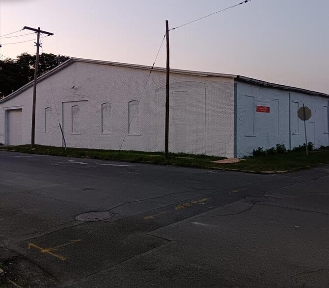 More Photos Of 111-135 Paine St, Troy Distribution For Sale