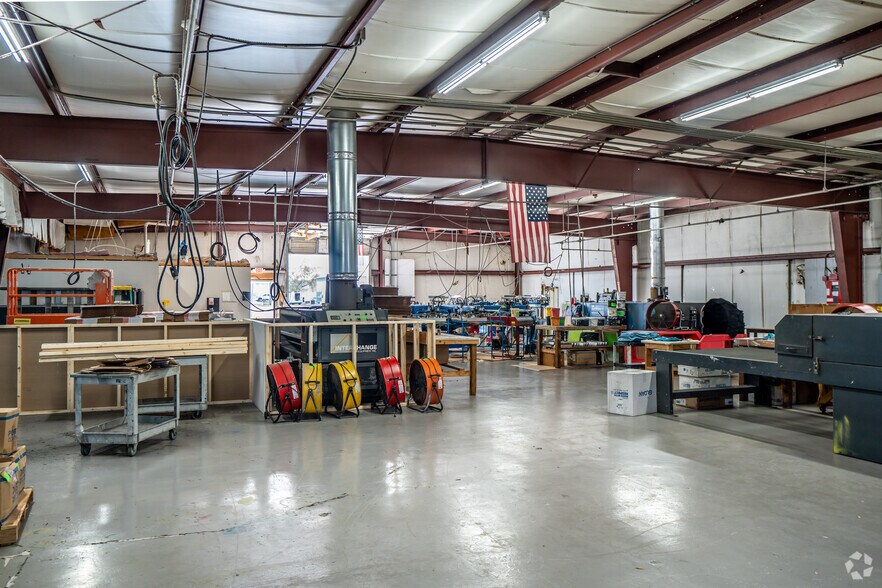 More Photos Of 1909 Whitfield Park Loop, Sarasota Manufacturing For Lease