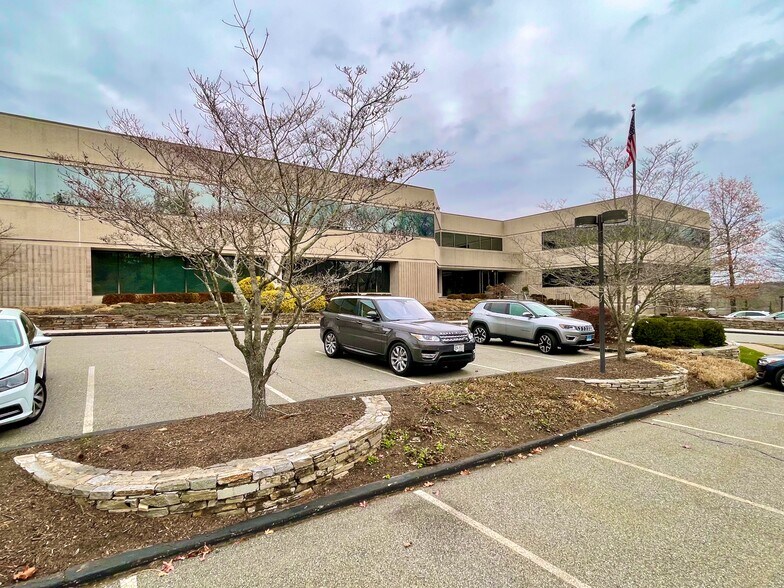 More Photos Of 90 Grove St, Ridgefield Medical For Lease