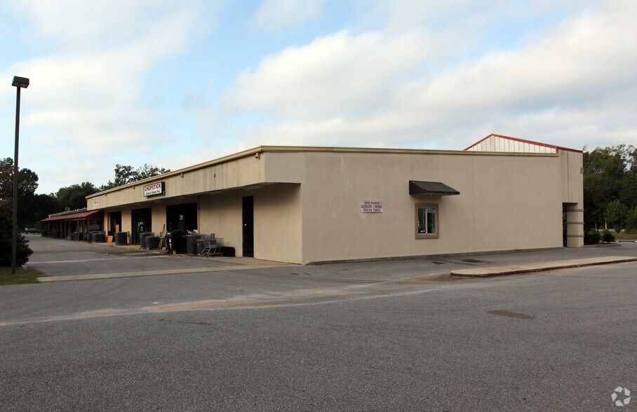 More Photos Of 5624-5646 Woodbine Rd, Pace General Retail For Lease