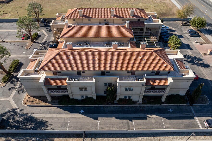 More Photos Of 3166 E Palmdale Blvd, Palmdale Office For Sale