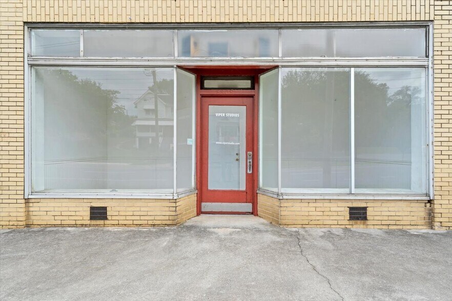 More Photos Of 2302 Melrose Ave NW, Roanoke Flex For Lease