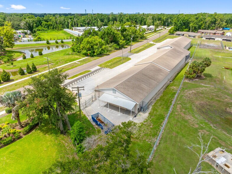 More Photos Of 9610 Harney Rd, Thonotosassa Warehouse For Sale