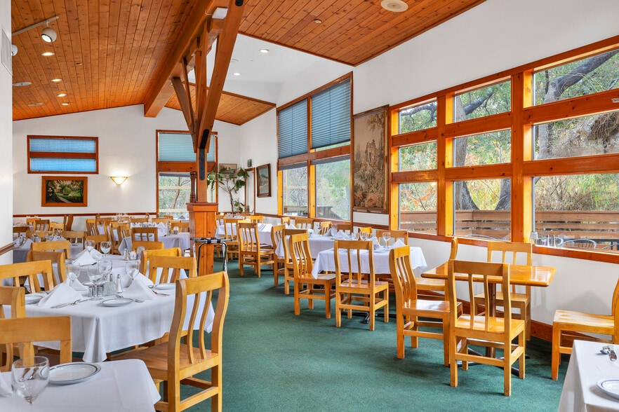 More Photos Of 12117 Sierra Hwy, Santa Clarita Hotel For Sale