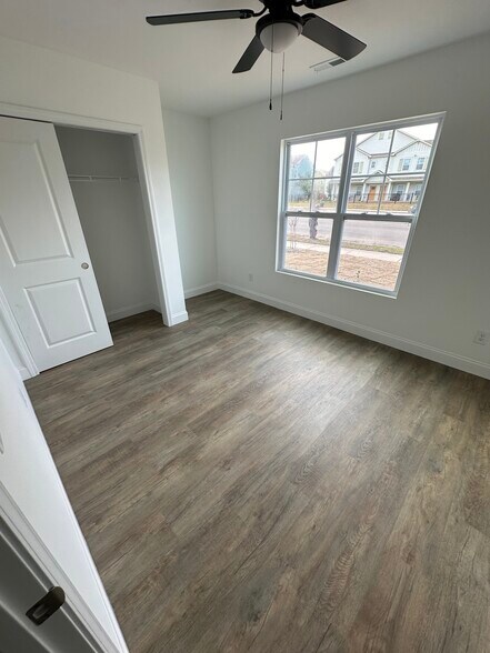 More Photos Of 4507 Greenway Ave, Wilmington Apartments For Sale