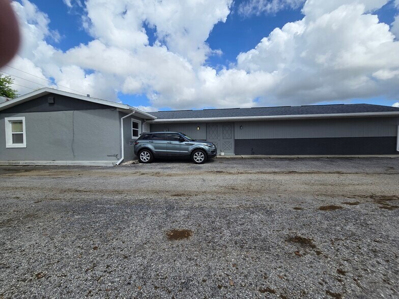 More Photos Of 11151 66th St N, Largo Office For Sale