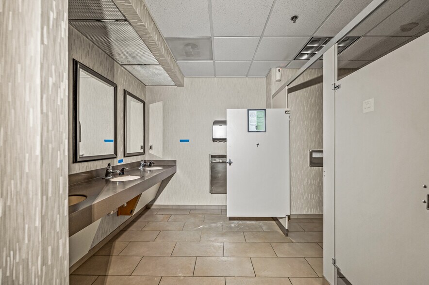 More Photos Of 3 Crowne Point Ct, Sharonville Office For Sale