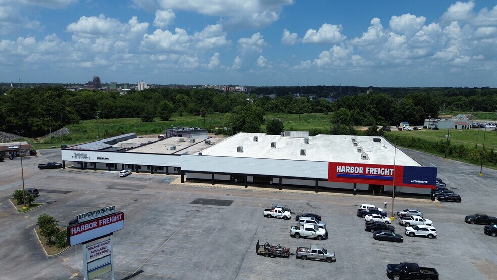 More Photos Of 2106-2124 N Frontage Rd, Meridian Storefront For Lease