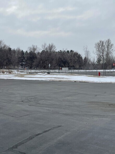 More Photos Of 1801 E Airport Rd, Blackfoot Freestanding For Lease