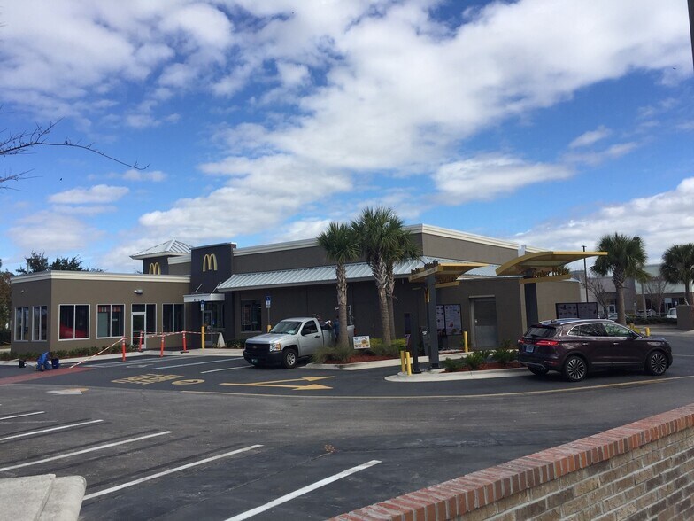 More Photos Of 401-457 S Avalon Park Blvd, Orlando Unknown For Lease