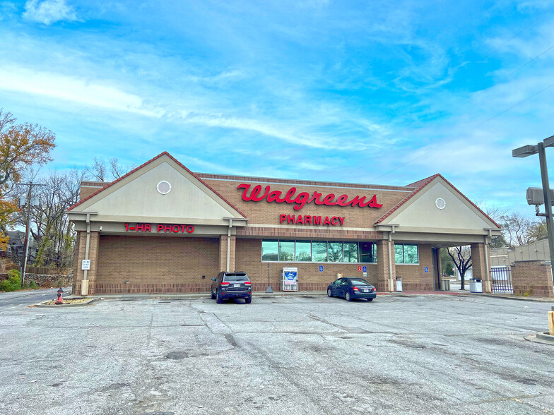 Primary Photo Of 4630 Troost Ave, Kansas City Drugstore For Lease